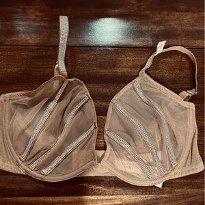 Victoria's Secret Very Sexy low cut Demi with Rhinestone Details 36D